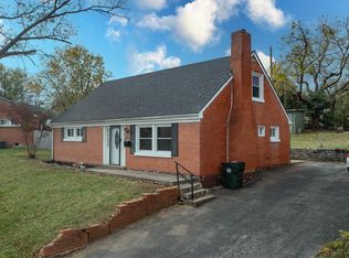 403 Creekview Dr, Paris, KY 40361