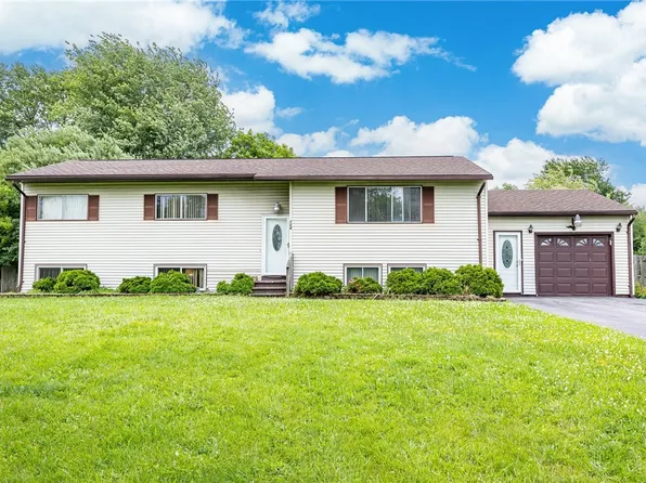 124 Summer Sky Dr, Rochester, NY 14623