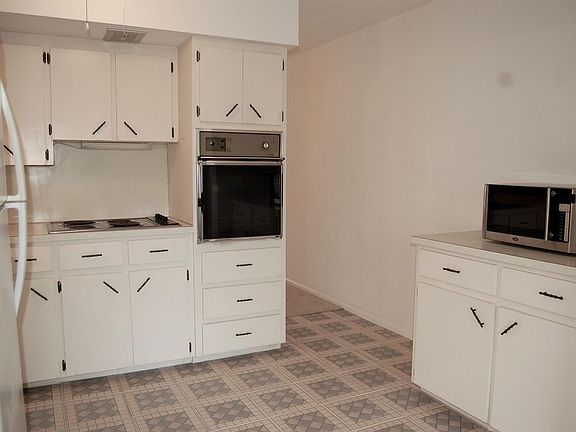 5th image of 2040 World Parkway Blvd APT 32