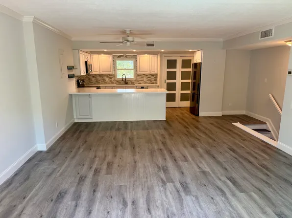 105 4th Ave NE Unit 206, Saint Petersburg, FL 33701
