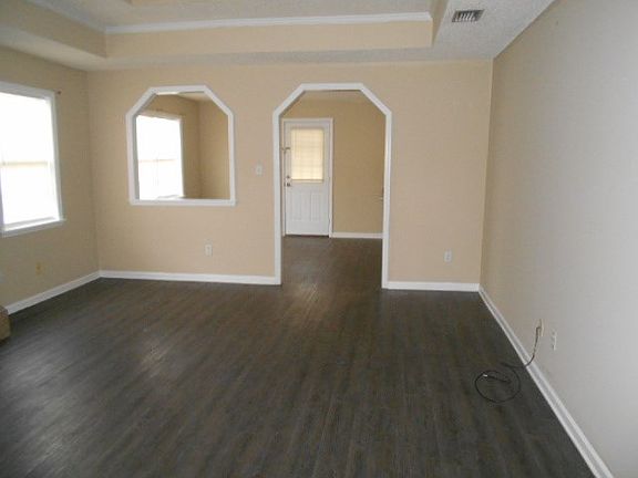 3rd image of 4123 Sedgwyck Ln