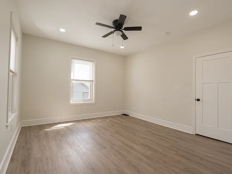 51 W Fairview St — Photo 15