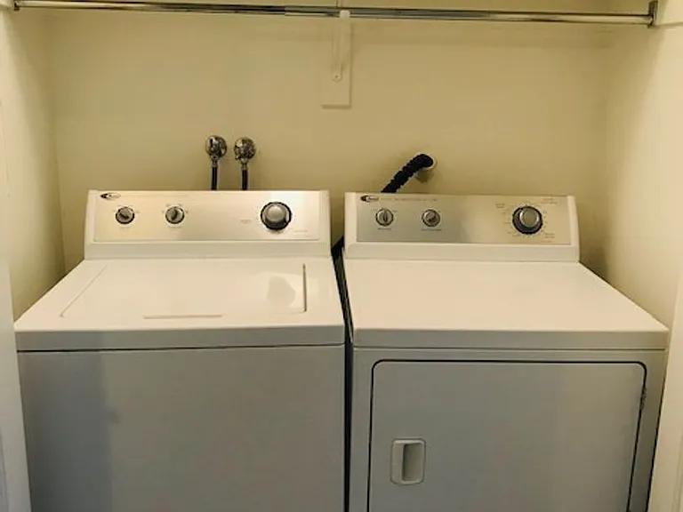Beautifully updated apartment near WSU and McKay Dee. — Photo 4
