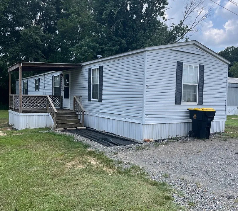 28 East St #16