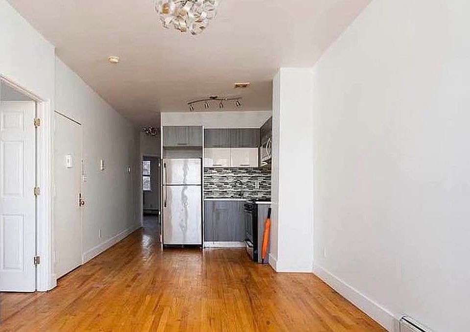 1st image of 802 Evergreen Ave #2