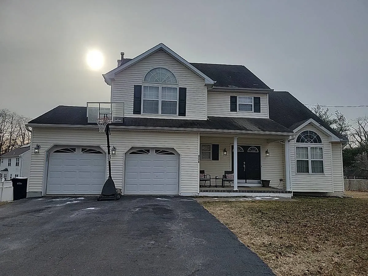 3110 W Bangs Ave photo 1