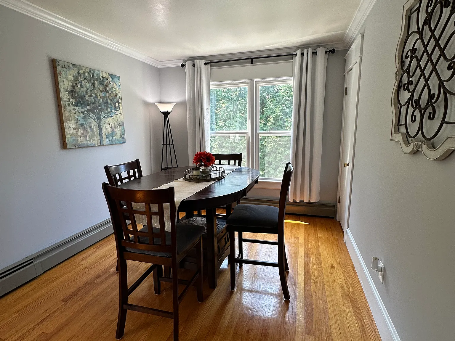 2 bed, 1.5 bath, 1600 sqft, $2,100 — Photo 4