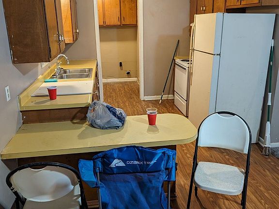 3rd image of 705 Sheryl Ln
