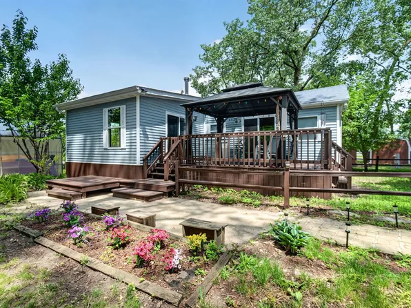 41 Lakeshore Dr, Wilmington, IL 60481
