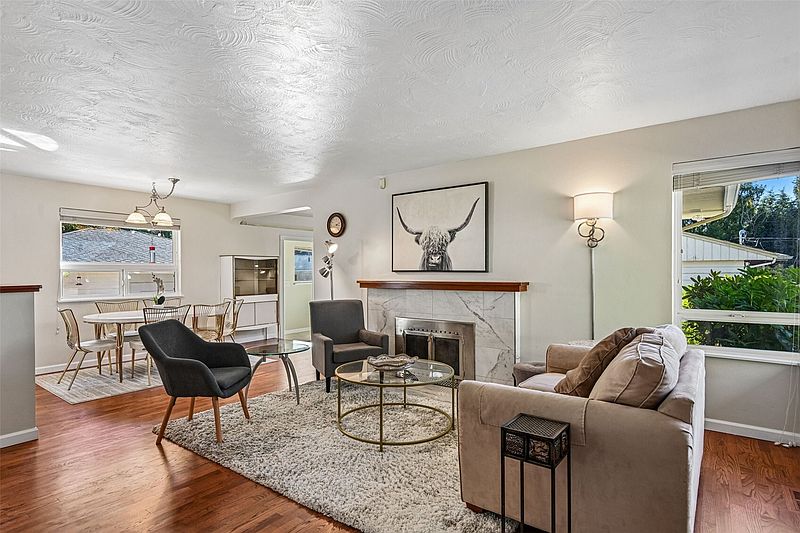 3rd image of 2335 NE 12th Street