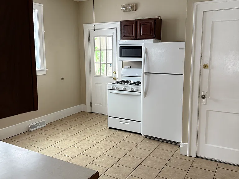 1501 Seward Ave NW #1 — Photo 9