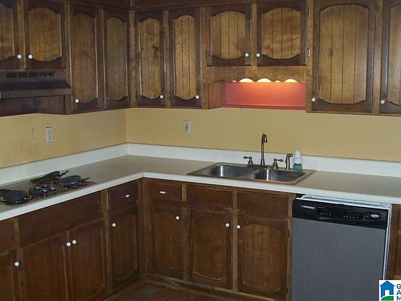 3rd image of 1213 Skyline Dr