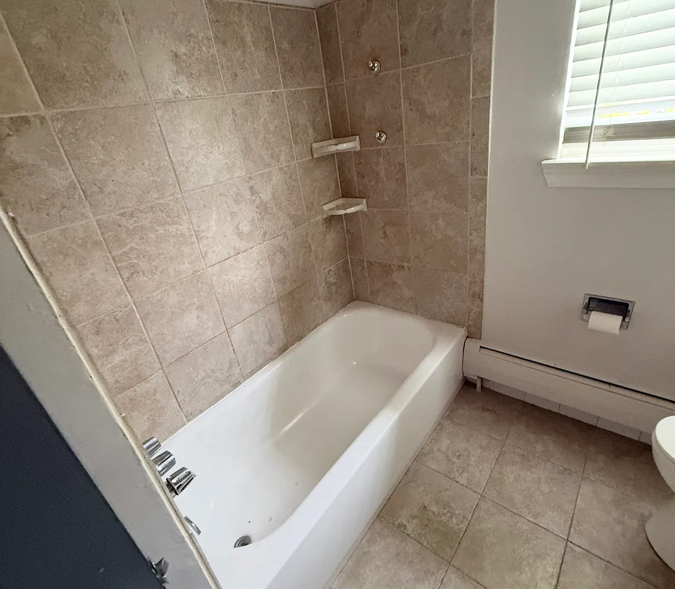 1 bed, 842 sqft, $1,375 — Photo 4