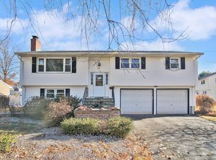 42 School House Rd, Newington, CT 06111