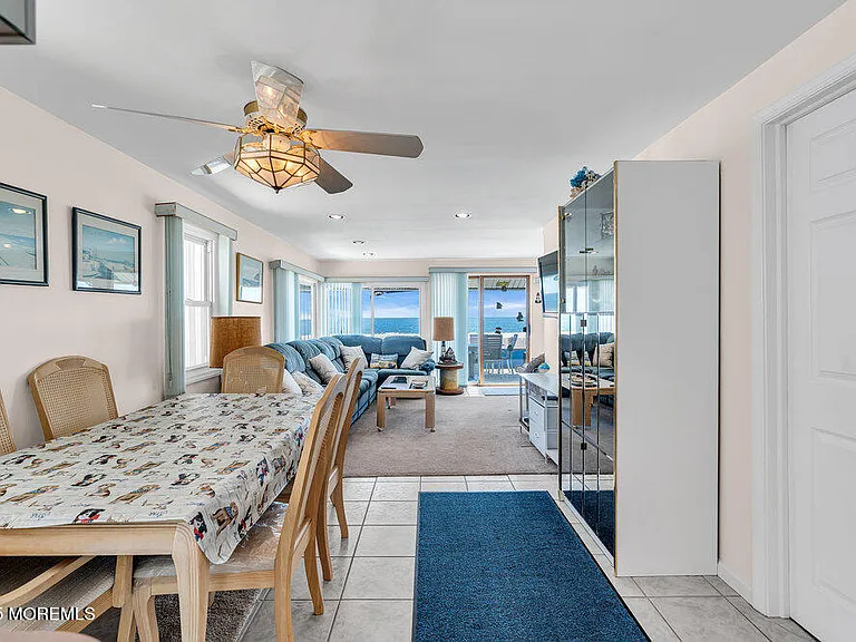 115 Beachfront — Photo 17