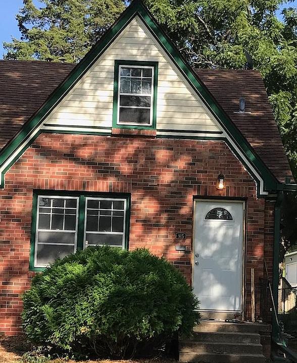 1st image of 915 23rd St