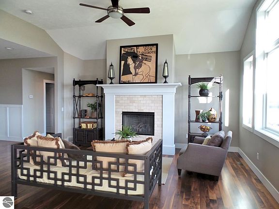4th image of 4159 Eagle View Dr