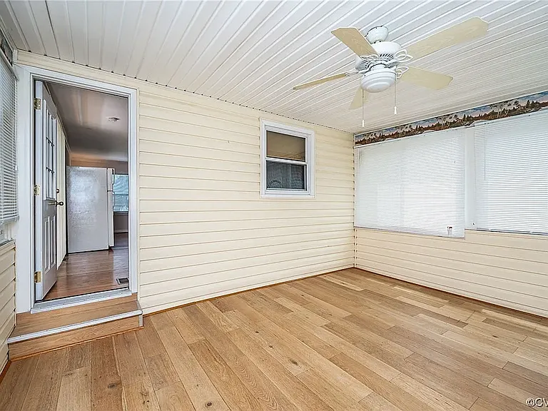 4212 Bridgewood Rd — Photo 2