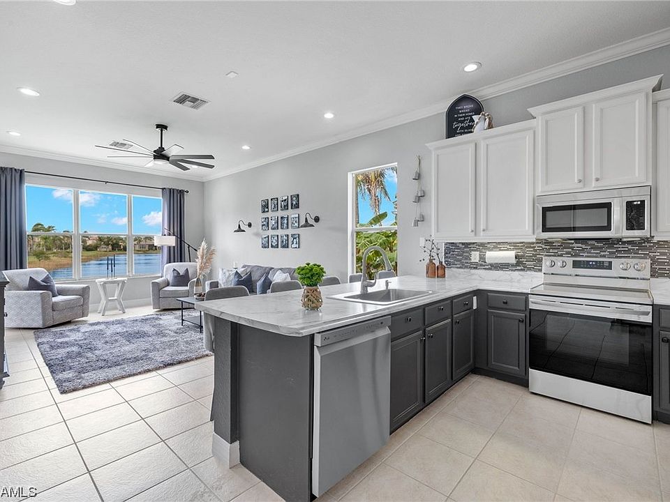 1st image of 10494 Carolina Willow Dr