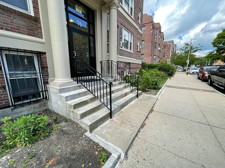 96 Washington Street — Photo 16