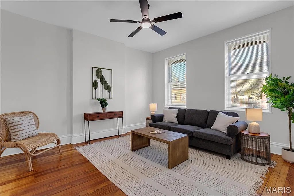 3 bed, 1200 sqft, $1,700 — Photo 4
