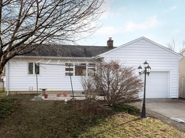 5835 West Ln, Lake View, NY 14085