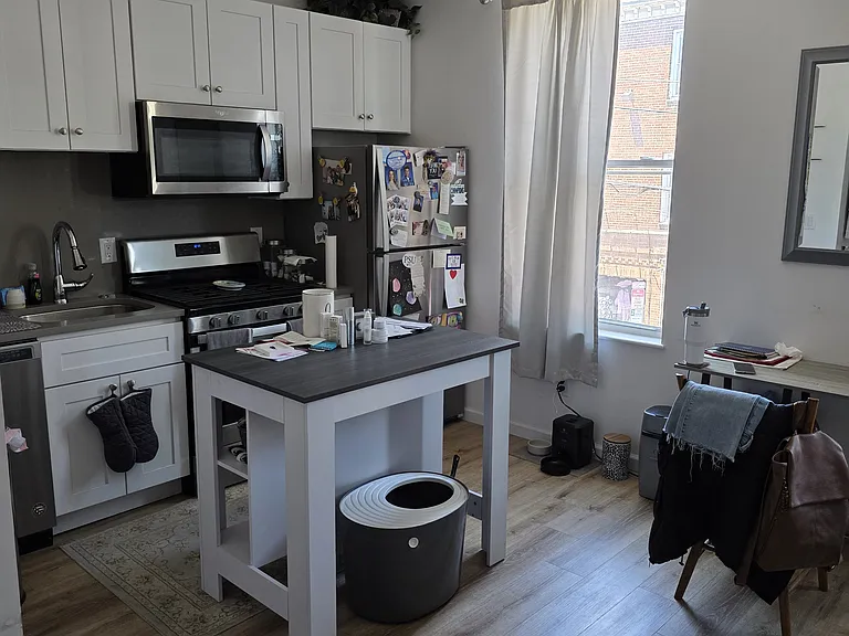 737 S 4th St #2C — Photo 2