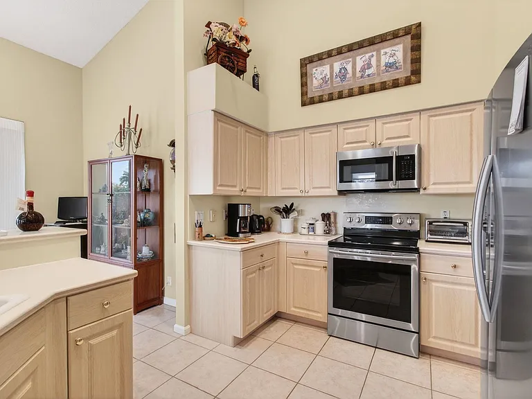 6862 Swansea Ln — Photo 20