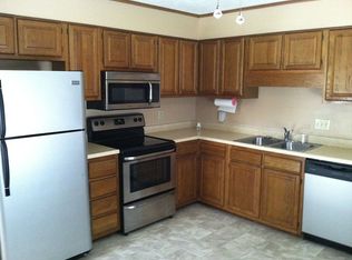 1605 Irwin Cir, Fayetteville, NC 28303