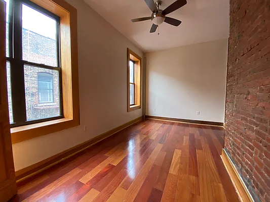 Rented by EXR | media 7