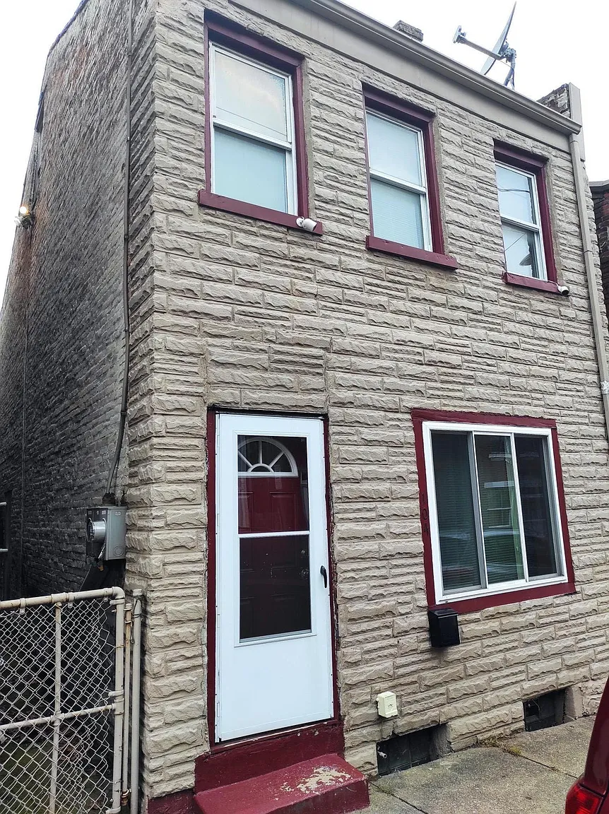 104 S 11th St photo 1