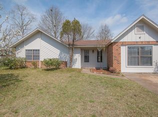 12516 Beacon St, Ocean Springs, MS 39564