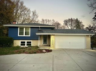 5230 S 113th St, Hales Corners, WI 53130