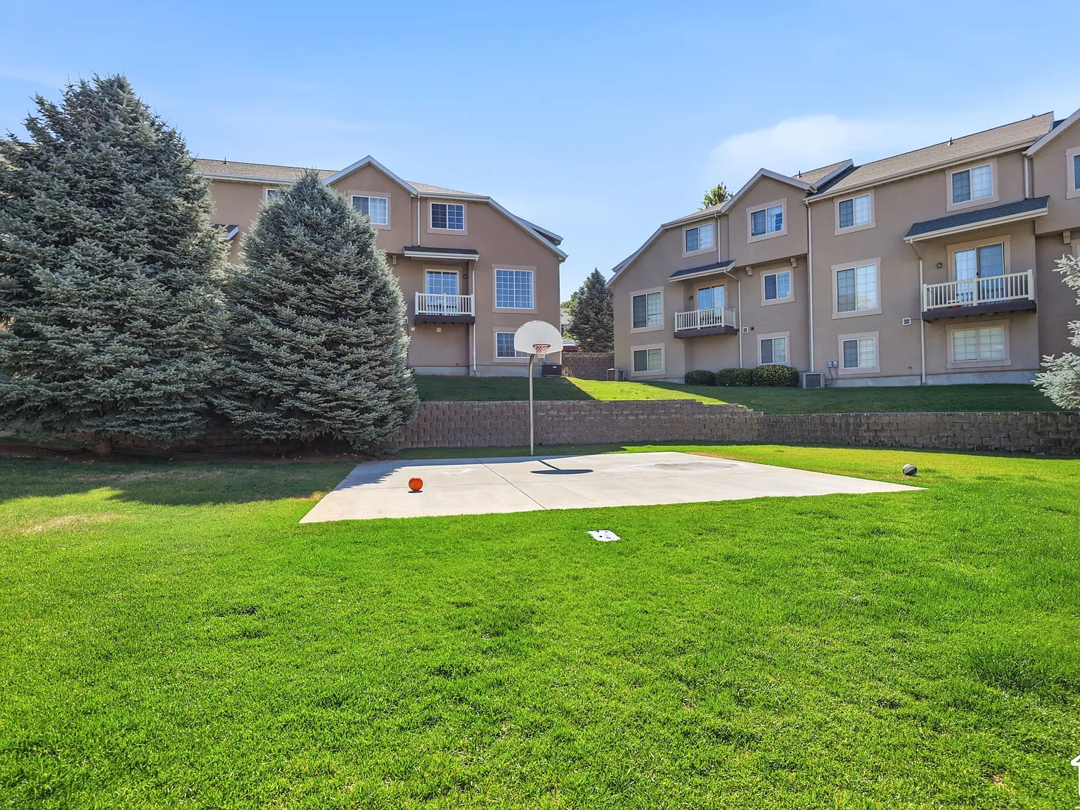 3 bed, 2.5 bath, 1033 sqft, $725 — Photo 3