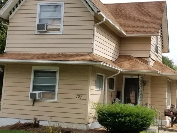 127 College St, Elgin, IL 60120