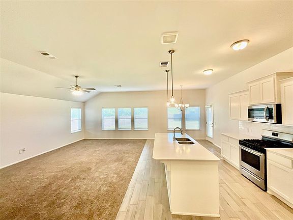 3rd image of 10729 NW 20th St