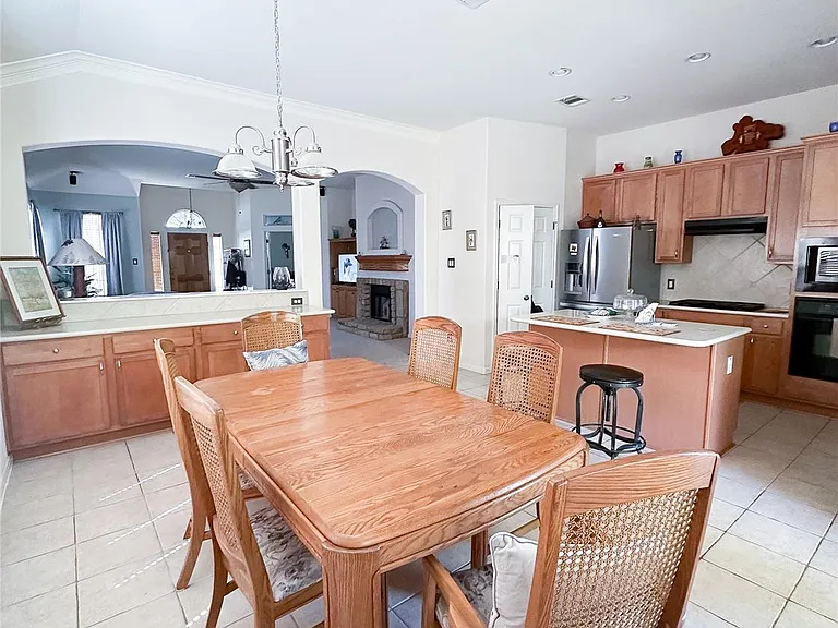 2121 Settlers Park Loop — Photo 8