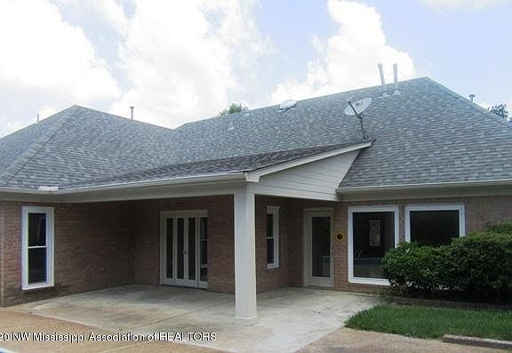 2nd image of 1825 Pecan Meadows Dr