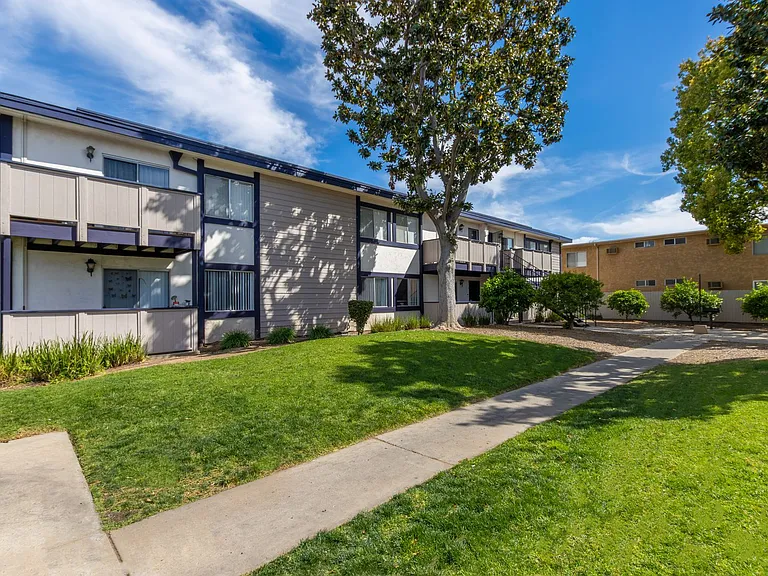 478 Van Houten Ave — Photo 4