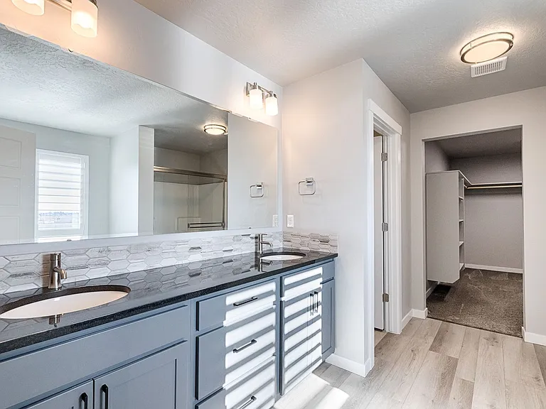 4346 N Nemea Ave — Photo 26