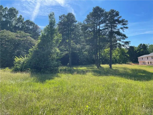 1312 White St, Lexington, NC 27295