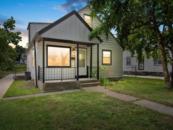 7715 W Palmetto AVENUE, Milwaukee, WI 53218