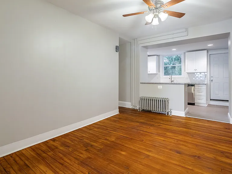 129 Krams Ave — Photo 13