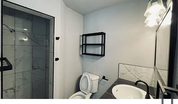 Studio, 200 sqft, $1,200 — Photo 4