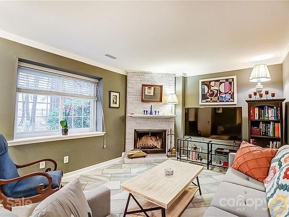 4th image of 8541 Castle Pine Ct