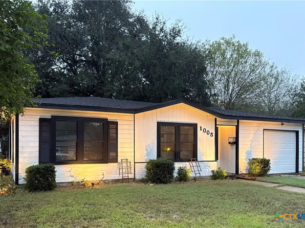 1005 E Polk Ave, Victoria, TX 77901
