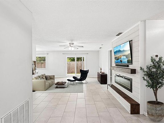 3rd image of 8710 FILSON PLACE
