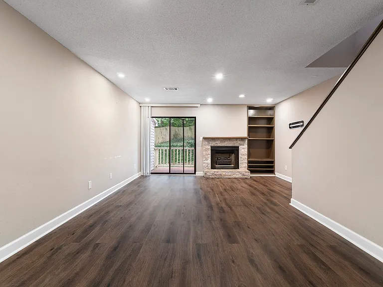 4245 Brookside Dr — Photo 6