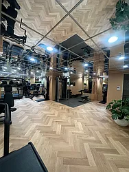 Rented by La Seven Inc.