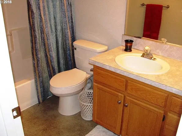 1231 E Reid Ct, La Center, WA 98629